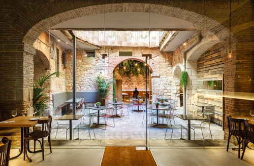 Surface InteriorsTapas Bona Sort (Barcelona, Spain)Jordi Ginabreda Studio 