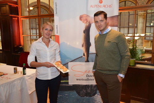 Als Stärkung gibt es frischen Alpenlachs.