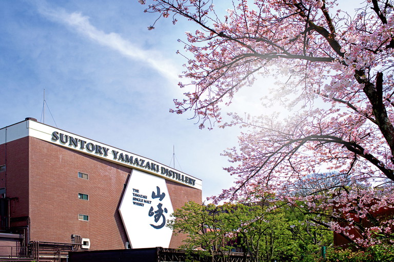 Suntory führt mit Whiskys wie »Yamazaki« den japanischen Markt an.