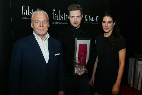 Falstaff Herausgeber Wolfgang Rosam, Barkeeper des Jahres Bert Jachmann (Heuer am Karlsplatz) und Moderatorin Elke Rock