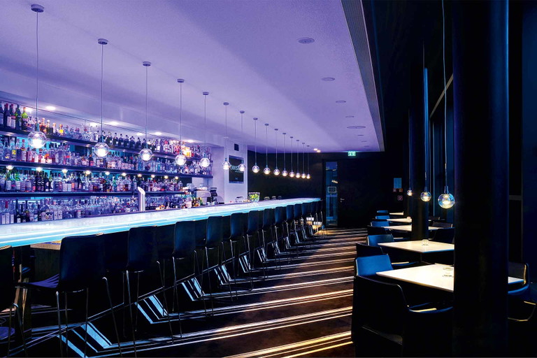 Die »Twist Bar« überezeugt mit kreativen Cocktails, Live-Jazz und einem atemberaubenden Ausblick.