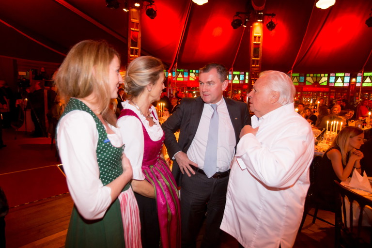 Eckart Witzigmann und Toni Mörwald mit Begleitung.