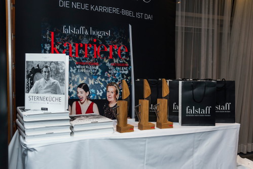 Der YTC Award designed by Helmut Schafferhofer.