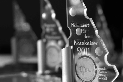 Der Käsekaiser als Statue ist eine begehrte Auszeichnung. Allerdings bekommen auch die Nominierten etwas Handfestes überreicht. &nbsp;