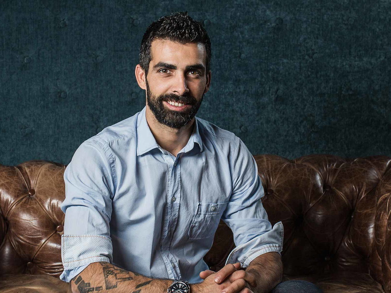 André Borba in seiner Bar »Das weisse Schaf«