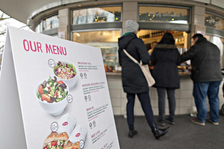 Auf dem Menü stehen Salate, Suppen, Warm Bowls und vieles mehr.