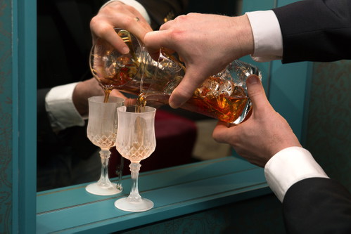 Coctail mixen im »Speak Easy«.