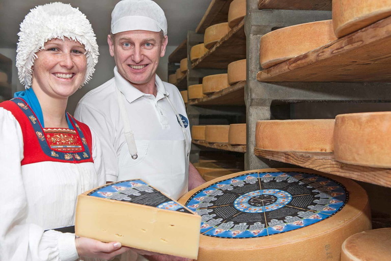 Traditionelle Käserei ist ein wichtiges Standbein des Unternehmens.