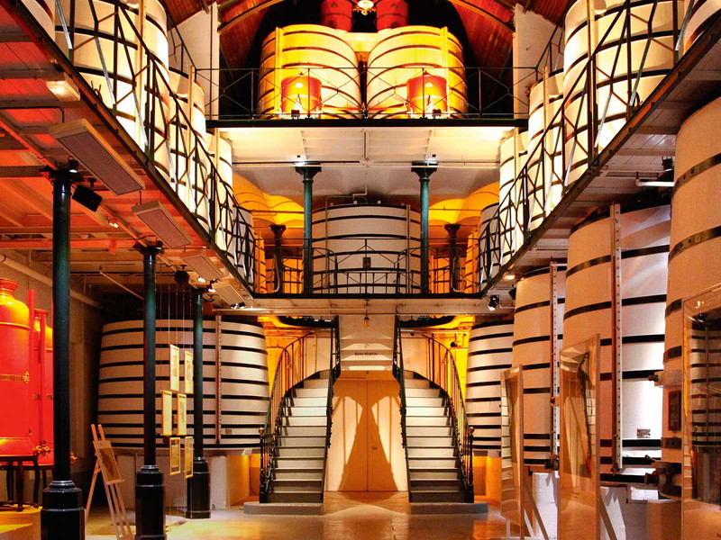 Zu Besuch in der Rémy Martin Kellerei