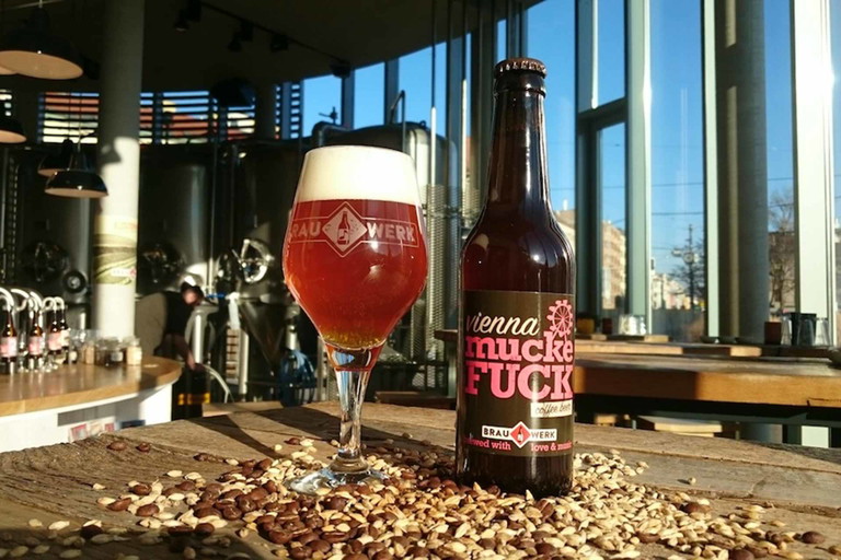 Das frisch eingebraute Kaffeebier »Muckefuck« für die tägliche Portion Glücksgefühl am Festival.