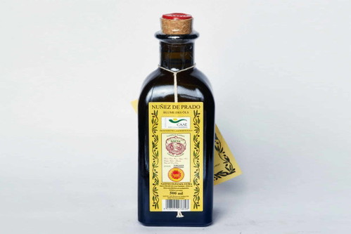 1. Nuñez de Prado Natives Olivenöl extra - 94 Punkte*€ 13,99 für 500 ml (Literpreis: € 27,98)u. a. AlnaturaLeicht trüb, duftet intensiv nach frisch gemähtem Rasen, sehr frisch und grün, dazu gelbe Blüten. Grasig-kräuterig im Mund, am Ende spürbar kratzig. Sehr harmonisch und wohlschmeckend.&nbsp;Klarer Gesamtsieger.