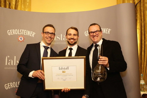 Kategorie »Newcomer des Jahres«: Die Brüder Hansjörg und Matthias Aldinger mit Laudator Bernd Kreis.