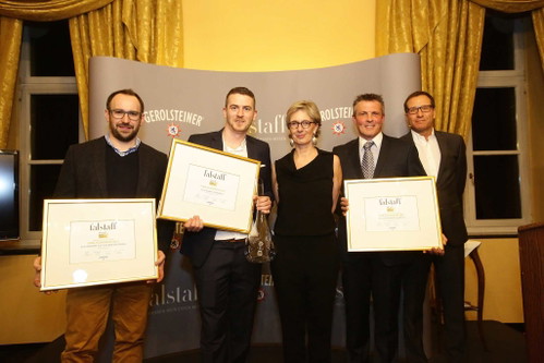 v.l.n.r.: Stefan Meyer, Jörg Ellwanger (Publikumstrophy 2017), Laudatorin Astrid Zieglmeier von der IHK München, Alexander Heinrich und Falstaff Deutschland Herausgeber Christoph Teuner.