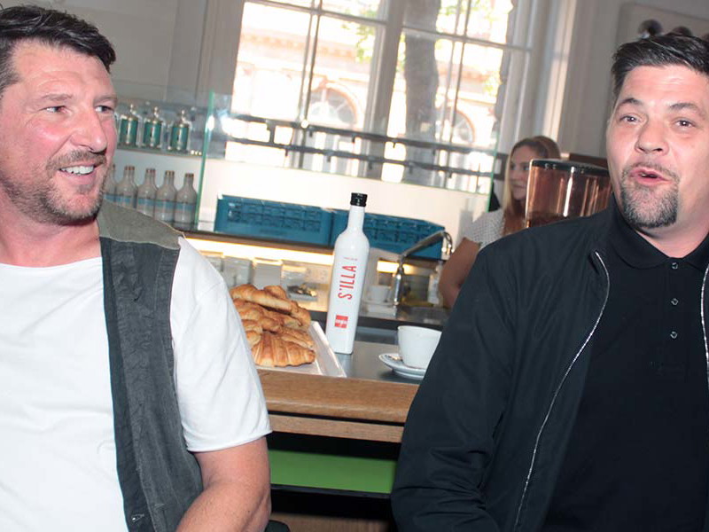 Peter Eichberger und Tim Mälzer bei der Eröffnung Ende 2015.