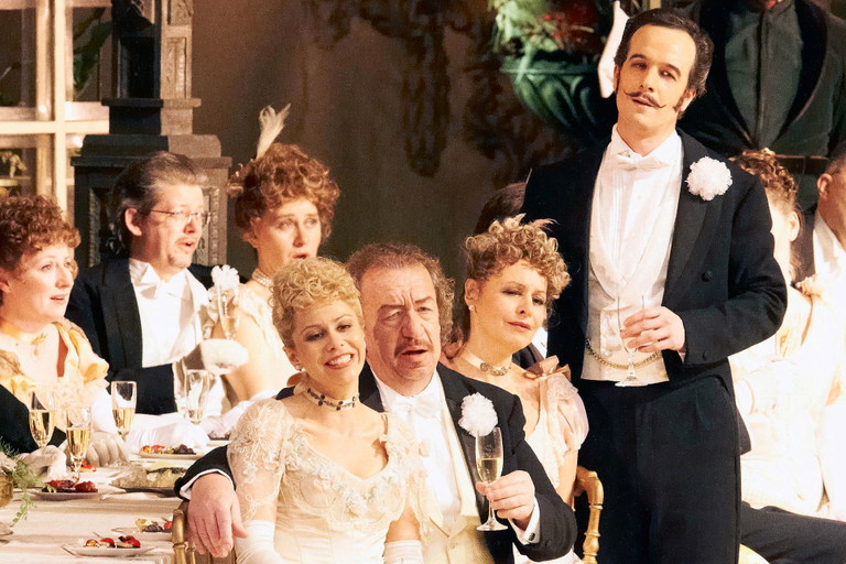 In der Operette »Die Fledermaus« wird Champagner besungen.