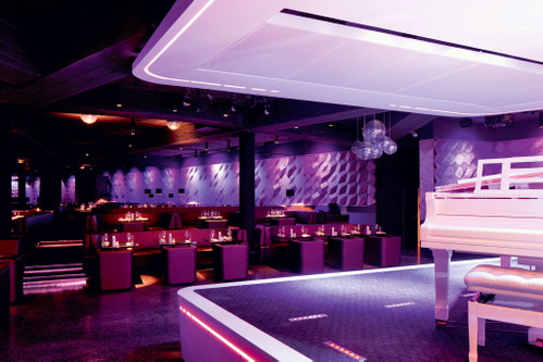 87 Falstaff Punkte:&nbsp;Albertina PassageEinzigartige Gourmetlocation mit Livemusik, Mega-Bar und Cigar Club. Moderne Fusionsküche.Ecke Opernring/Operngasse&nbsp;1010 Wien, T: +43 1 5120813, www.albertinapassage.at