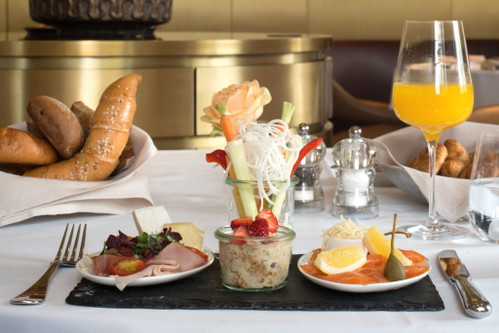 90 Falstaff Punkte:Do &amp; Co AlbertinaElegantes Restaurant mit großer Frühstücksauswahl. Tolle Terrasse mit Blick in den Burggarten.Albertinaplatz 1, 1010 Wien, T: +43 1 5329669, www.doco.com