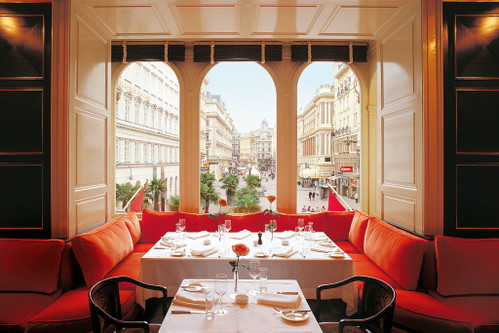 91 Falstaff Punkte:&nbsp;Meinl am GrabenAushängeschild von Wiens größtem Delikatessenladen. Klassische, mediterran geprägte Küche.Graben 19, 1010 Wien, T: +43 1 5323334-6000, www.meinlamgraben.at