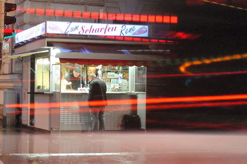 Zum scharfen RenéDer Name ist Programm: Hier gibt es zahlreiche scharfe Spezialitäten. Natürlich kann man auch normale Käsekrainer ordern.Schwarzenbergplatz 15, 1010 Wien&nbsp;