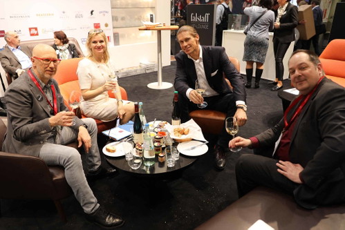 Othmar Kiem, Elisabeth Kamper, Roman Niewodniczanski und Ulrich Sautter im Talk.