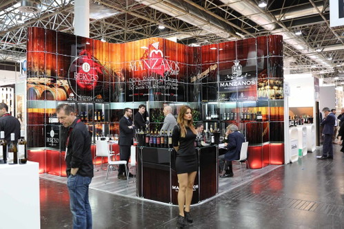 Es folgen weitere Impressionen von der ProWein mit spannender Messearchitektur...
