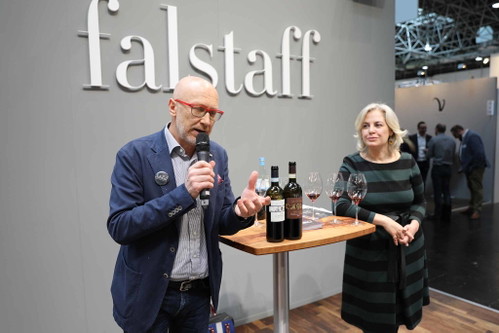 Othmar Kiem erklärt die Brunello-Terroirs der Tenute Silvio Nardi.