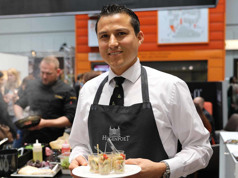 Großartiges kulinarisches Angebot am Falstaff Stand auf der ProWein.