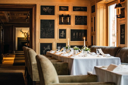PLATZ 8 ex aequo – 96 PUNKTE, 4 GABELN (Küchenwertung: 48 Punkte)Almhof Schneider Restaurant6764 Lech/V