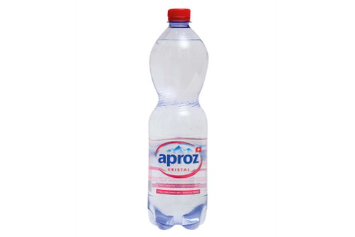 Aproz Cristal – Mineralwasser Bewertung: 4&nbsp;WassertropfenMineralische Nase. Zart bitter am Gaumen, deutlich mineralisch, komplex, salzige Noten, lebendig, trinkig, zarte Schärfe im Abgang, insgesamt ausbalanciert. Mit 1650&nbsp;mg/l hat es eine hohe Mineralisierung. Der hohe Sulfat-Wert (930&nbsp;mg) verleiht dem Wasser eine zart bittere Nuance.&nbsp;CHF 0,70/l, Schweiz,&nbsp;www.aproz.ch/de