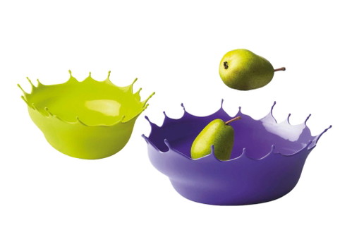 BOWLS!&nbsp;Alles Bowls oder was?&nbsp;Egal, ob für das Biomüesli,&nbsp;Salate oder Suppen:&nbsp;Top-Köche renommierter&nbsp;Restaurants und auch Product-Designer haben die banale Bowl zum salontauglichen Nahrungspräsentator auserkoren. Die Bunten im Bild gesehen bei&nbsp;www.designrulz.com