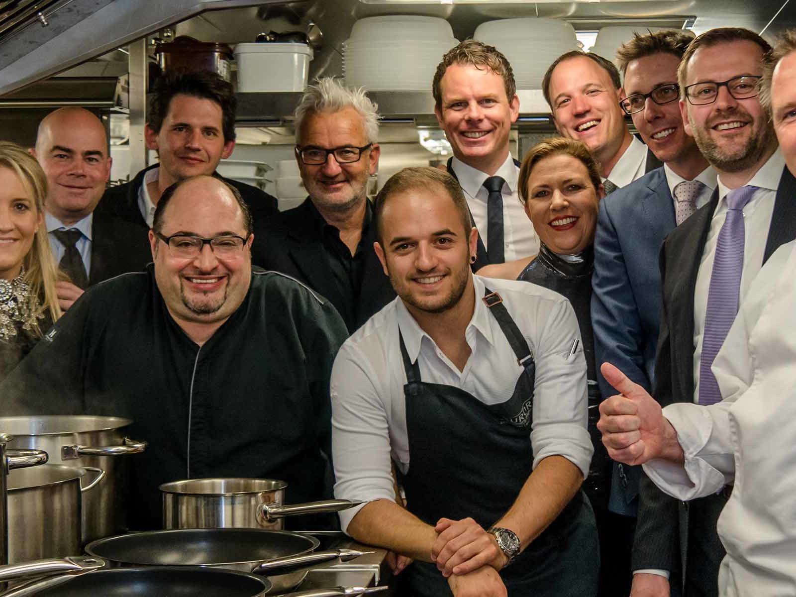 Genuss-Team: Der FBMA Vorstand mit den beiden Gastköchen Antonio Colaianni (Restaurant Gustav) und Stefano Corrado (Restaurant Aurora) und Viking Hild Corporate Executive Chef Andreas Seifert.