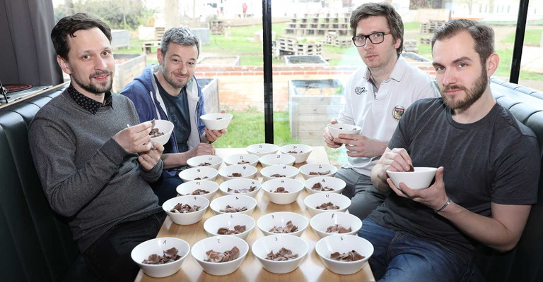 Die fachkundige Jury (v.l.): Lucas Steindorfer (ehemals »Die Liebe«, »Tian« und »Xocolat«), Thomas Scheiblhofer (Patissier im »Tian«), Thomas Naderer (diepatisserie.at, ehemals »Landhaus Bacher«&nbsp;) und Jürgen Vsetecka (Patissier im »Meinl am Graben« und »Chief of Sugar« für das Lola Magazin).&nbsp; 