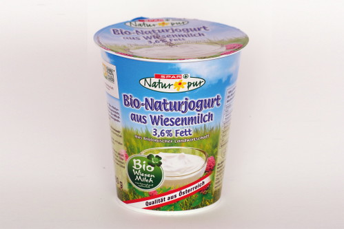 6. Spar natur pur,&nbsp;Bio-Naturjoghurt aus Wiesenmilch 3,6 Prozent - 89 Punkte*€ 0,78 für 500 g (Kilopreis: € 1,56);&nbsp;Erzeuger: Kärntenmilch; SparGlänzende Optik. Rahmige Noten in der Nase. Eher dünne Konsistenz und leicht cremig, süßliche Noten am Gaumen, leicht milchig im Geschmack, dezent mehliges Mundgefühl, Säure im Abgang.