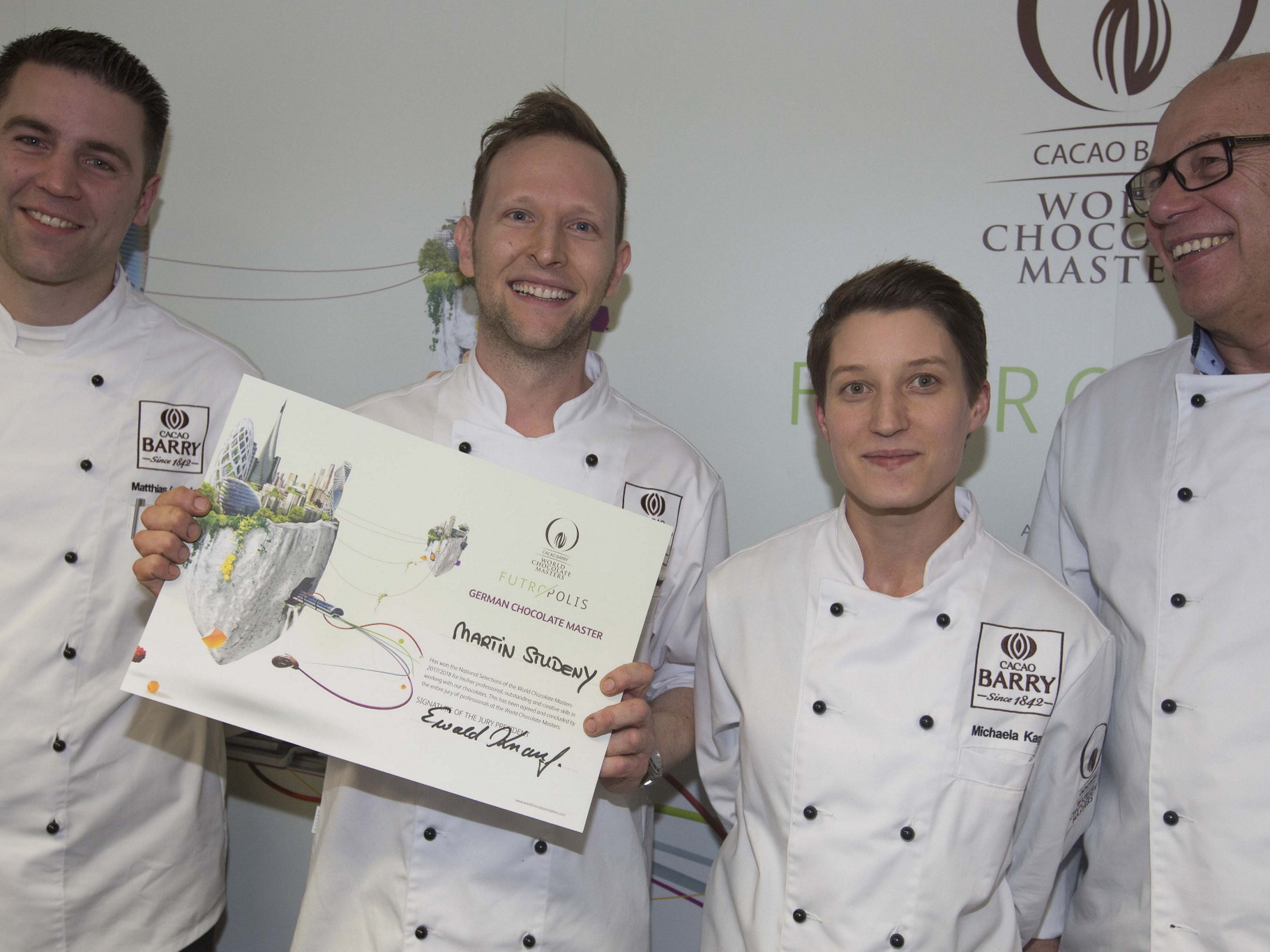 Sieger Martin Studeny mit den Jurymitgliedern Ewald Knauf, Michaela Karg und Matthias
Ludwigs.