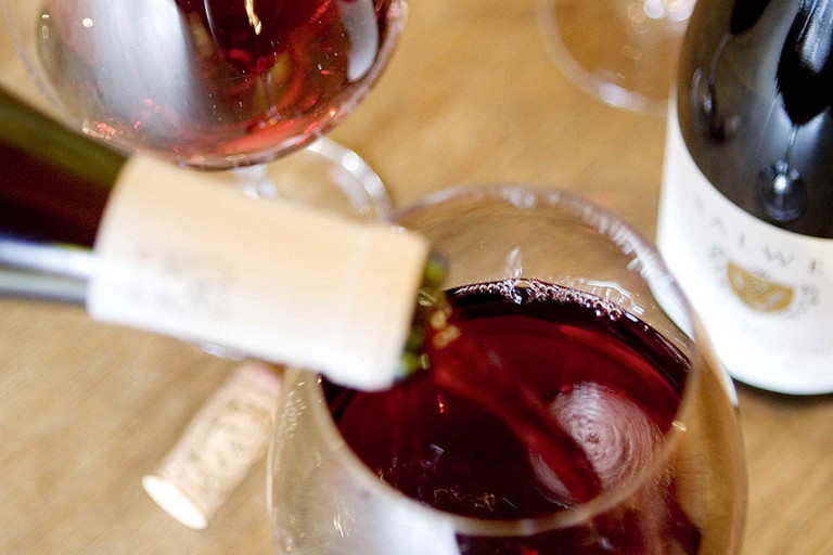 Das Weingut produziert nur noch drei Sorten: Weiß-, Grau- und Spätburgunder.