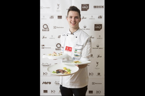 Auch der zweitplatzierte Daniele Tortomasi kocht auf der »Anuga« um den begehrten Titel.