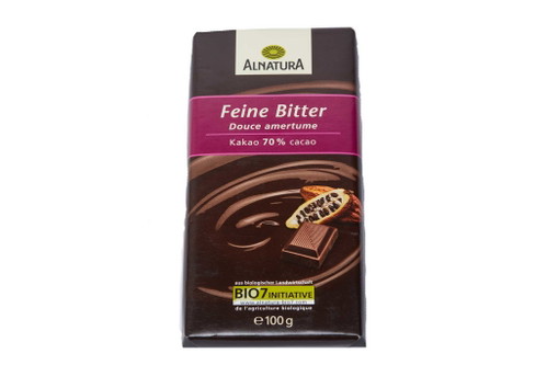 1. Alnatura&nbsp;Feine Bitter: 96 Punkte*Tafel ca. € 1,15 für 100 g&nbsp;(Kilopreis: € 11,50)u.  a. AlnaturaTrockene, matte Oberfläche, keine Fettschlieren. Duftet nach Schokolade, im Geschmack fleischig, etwas gerösteter Speck. Vielleicht ein Hauch zu viel Zucker. Kein Aromenwunder, aber überraschend lang im Mund. Ein echter Überraschungssieger, der durch Ausgewogenheit glänzt.&nbsp;