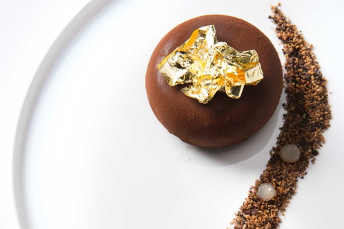 Dessert im »Le Chalet de la Forêt«: Schoko-Flan mit Kaffee-Gelee, Zichorie-Creme, mit bitterem Kakao bestreut.