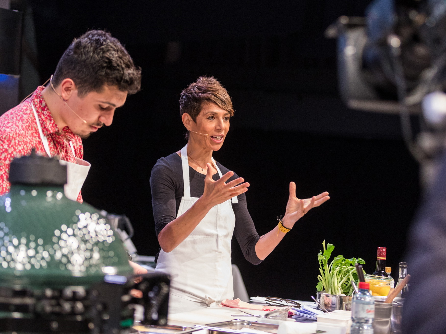 Starköchin Dominique Crenn kochte bei der ChefAlps live auf der Bühne.