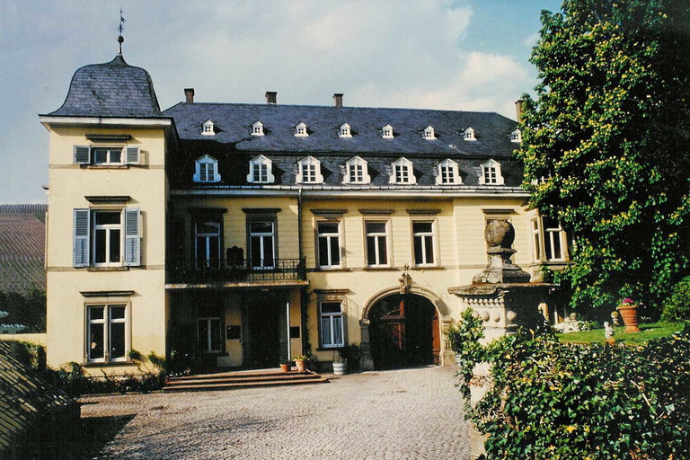 Erbaut 1851, nach einem Brand 1920 umgestaltet: der «neue» Scharzhof.