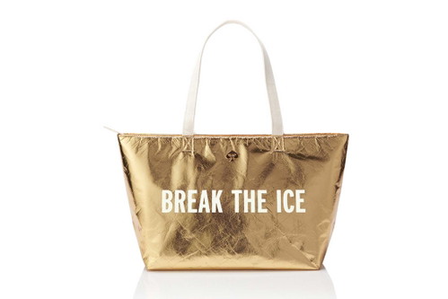 Chic on ice: Für Lifestyle-Aficionados, die auch auf dem Bike nicht auf Durstlöscher verzichten wollen, darf mit der chicen Kühltasche von Kate Spade gekühlt werden. CHF 55,–; www.katespade.com
