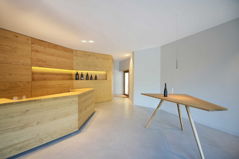 Der Neubau für Produktion und Verkostung am Weingut Högl wurde 2016 mit dem Staatspreis für Architektur ausgezeichnet.