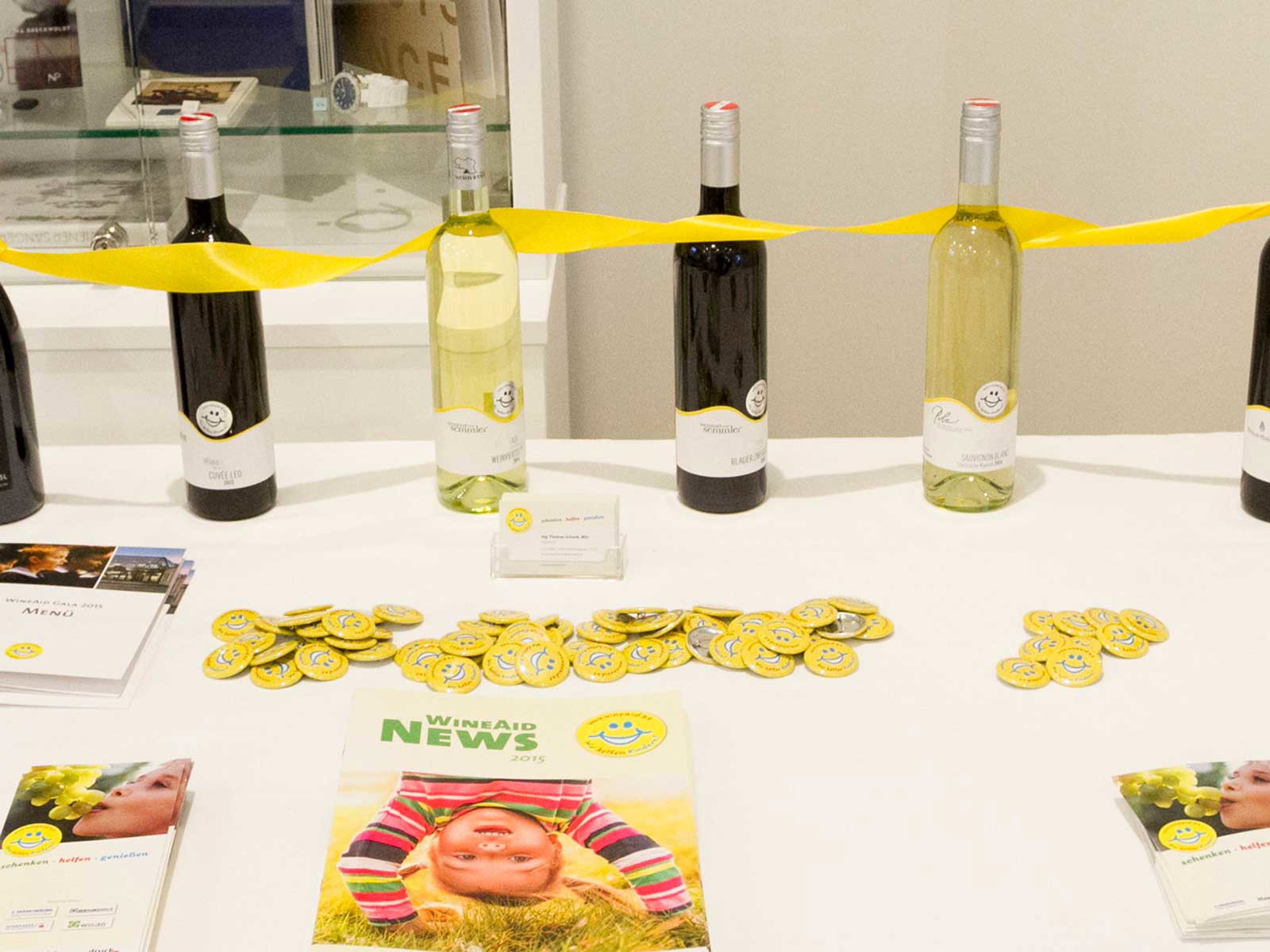Die Hälfte der Wein-Erlöse wird an die beiden Vereine gespendet.