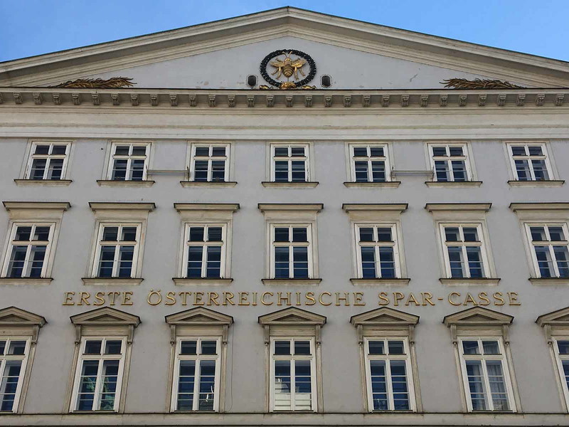 Ehemalige Erste Bank-Zentrale, heute mit Filialbetrieb