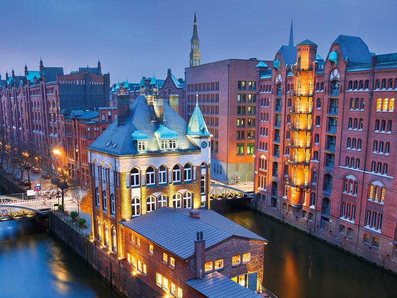 Der größte Lagerkomplex der Welt auf Eichenpfählen: die Hamburger Speicherstadt.