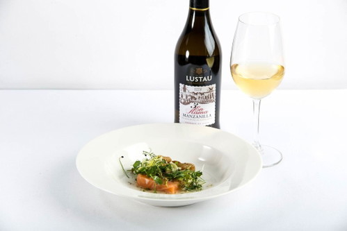 Mariniertes Seeforellenfilet, dazu 3 en Rama Manzanilla de Sanlúcar de Barrameda, Bodegas Lustau 