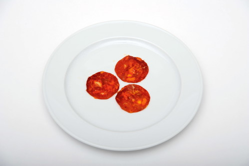 2. Fisan  Chorizo Iberico Bellota: 92 Punkte€ 3,99 für 100 g (€ 39,90/kg) , von der Feinkost-Theke.Meinl am GrabenDunkelrote Färbung und grob. Fein säuerliche Noten in der Nase, leicht nach Paprika. Schöner Biss, sehr fein gewürzt, ausbalancierter Fettanteil, Knoblauch-Paprika-Geschmack gut eingebunden.