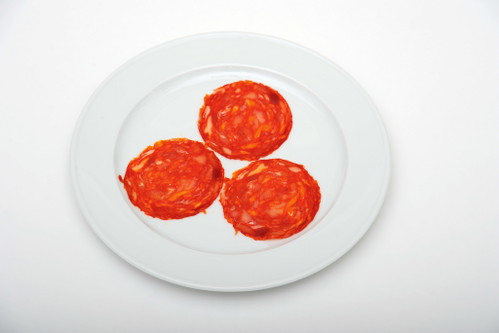 8. Porxas  Chorizo extra: 89 Punkte*€ 1,79 für 100 g (€ 17,90/kg) , von der Feinkosttheke. U. a. IntersparOrangerot, schönes Fleisch-Fett-Mosaik, groß. Knoblauch und Paprika in der Nase dominant. Guter Biss,  nicht zu fett, gute Säure, angenehmer Geschmack, starke Paprikanoten am Gaumen, etwas nach Knoblauch.