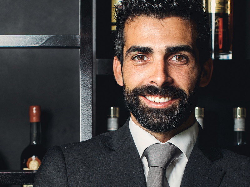 Der gebürtige, mehrfach ausgezeichnete Portugiese André Borba hat die Bar im Park Hotel Vitznau übernommen.