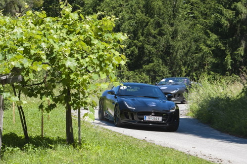 Christian Walcher im stärksten Jaguar der Charity Trophy, dem F-Type R Coupé mit 550PS.